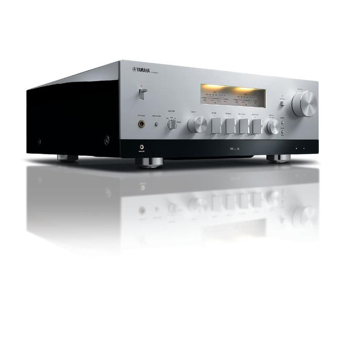 Yamaha RN2000A | Hi-Fi Stereo Network Receiver with MusicCast - 120 W + 120 W - Airplay - Silver-Sonxplus St-Sauveur